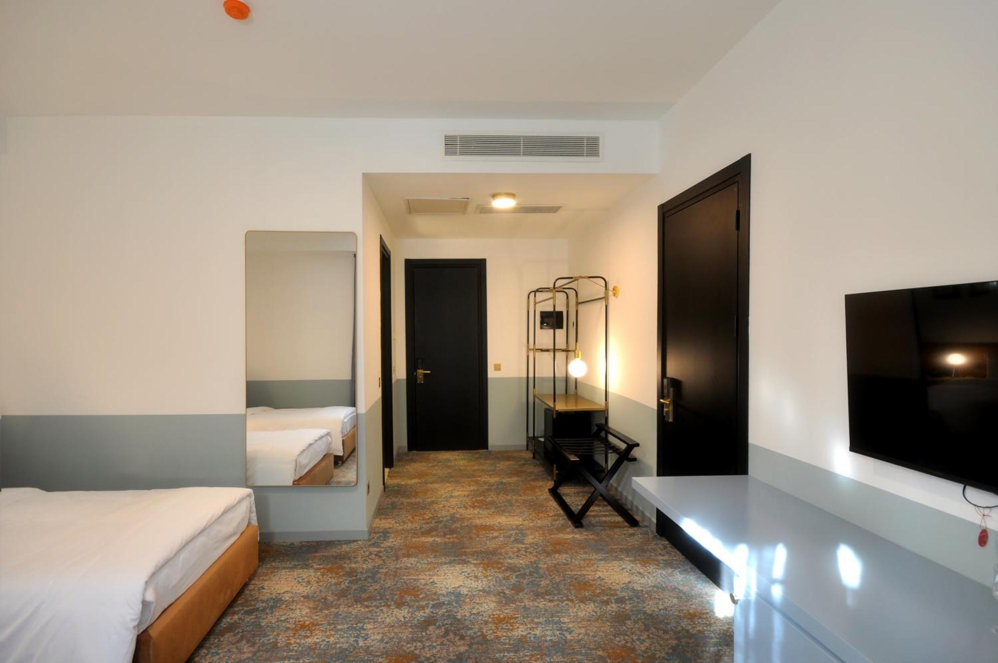 Castor & Pollux Hotel Τυφλίδα Εξωτερικό φωτογραφία